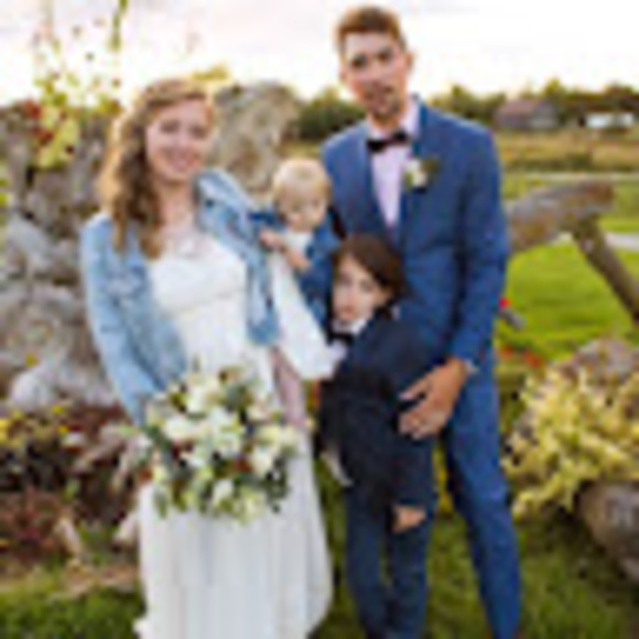 Meet your Posher, Bri - Picture 1 of 1